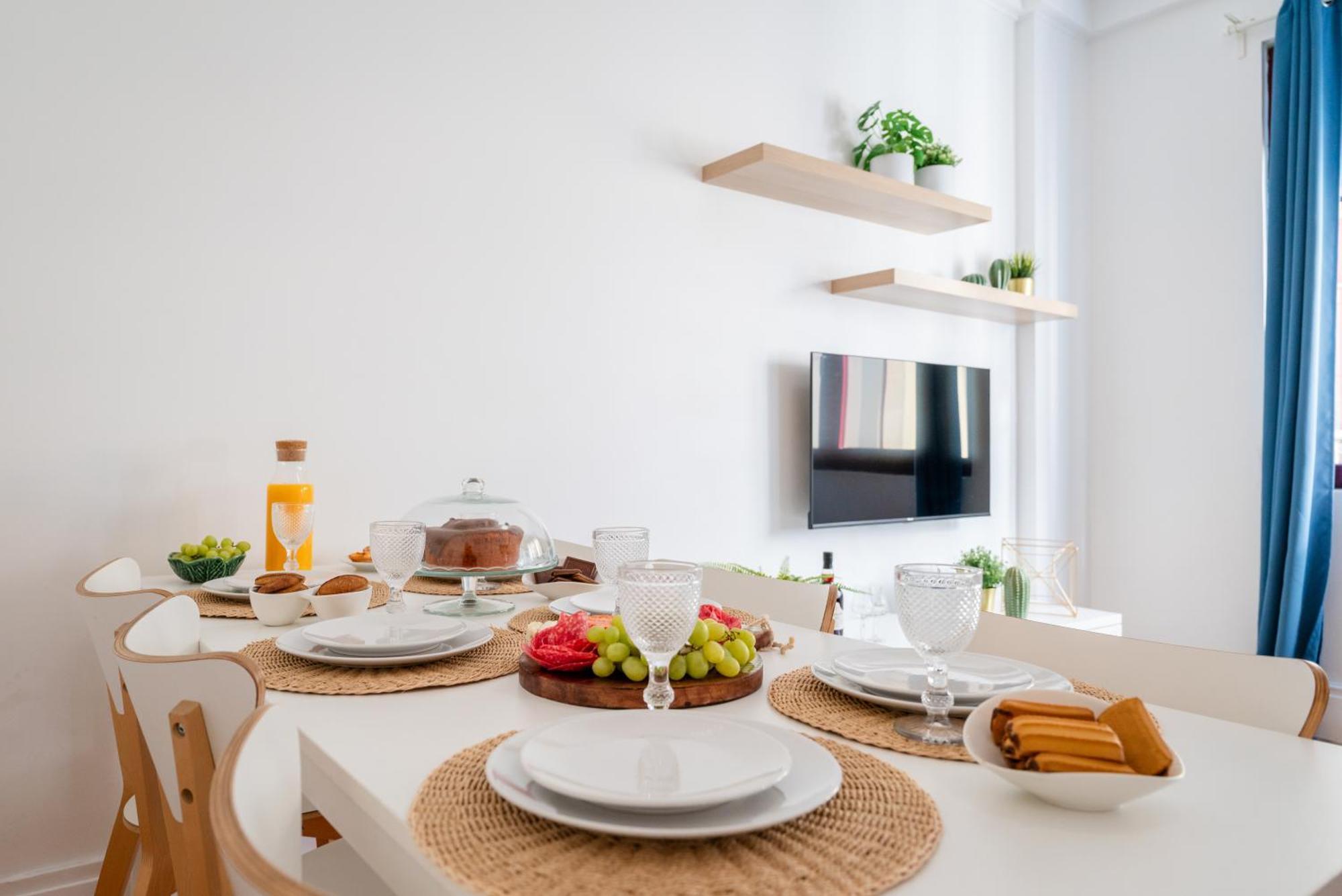 Host Wise - Spacious Comfortable Apartment - Balcony Porto Exteriér fotografie