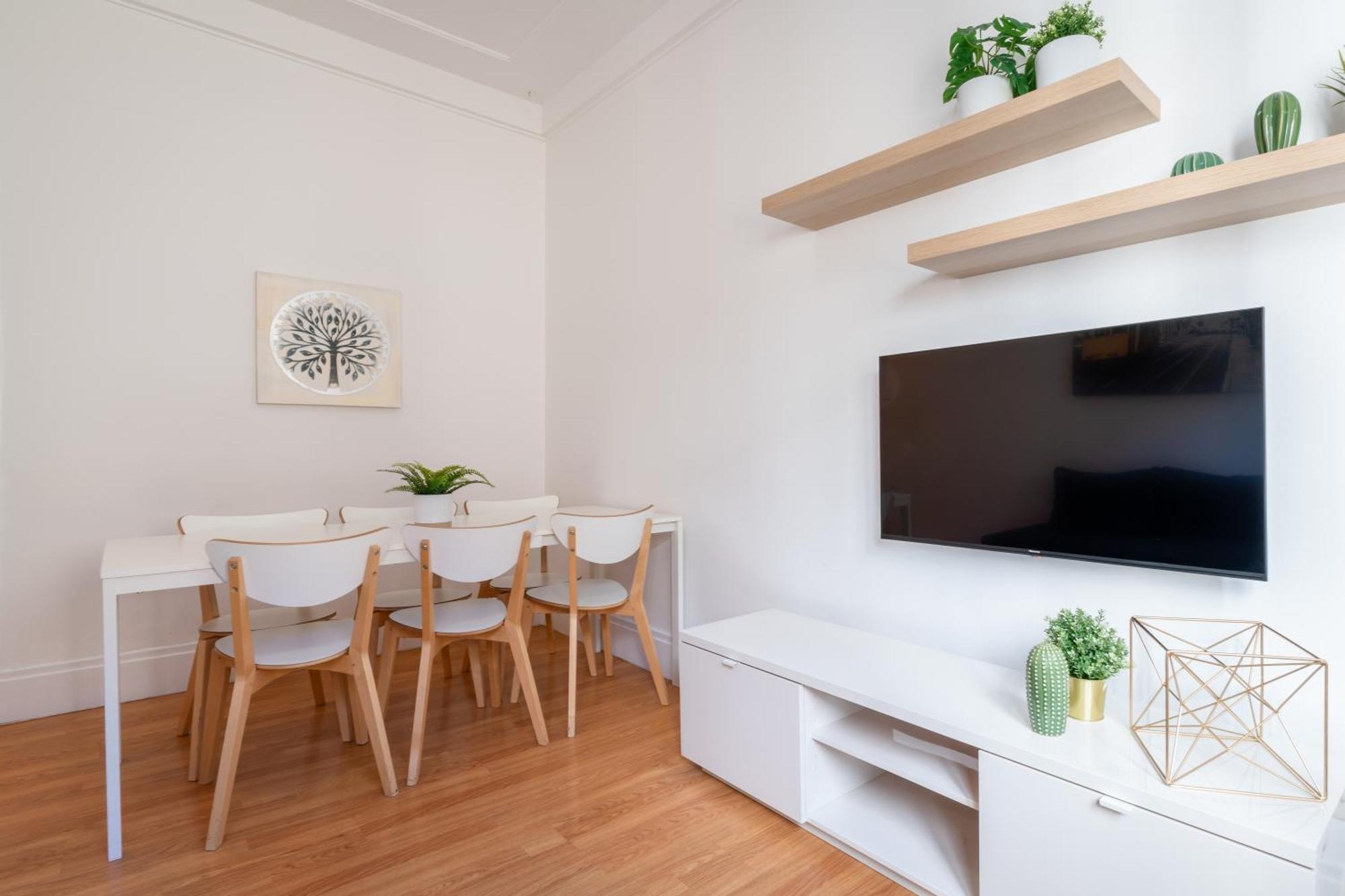 Host Wise - Spacious Comfortable Apartment - Balcony Porto Exteriér fotografie